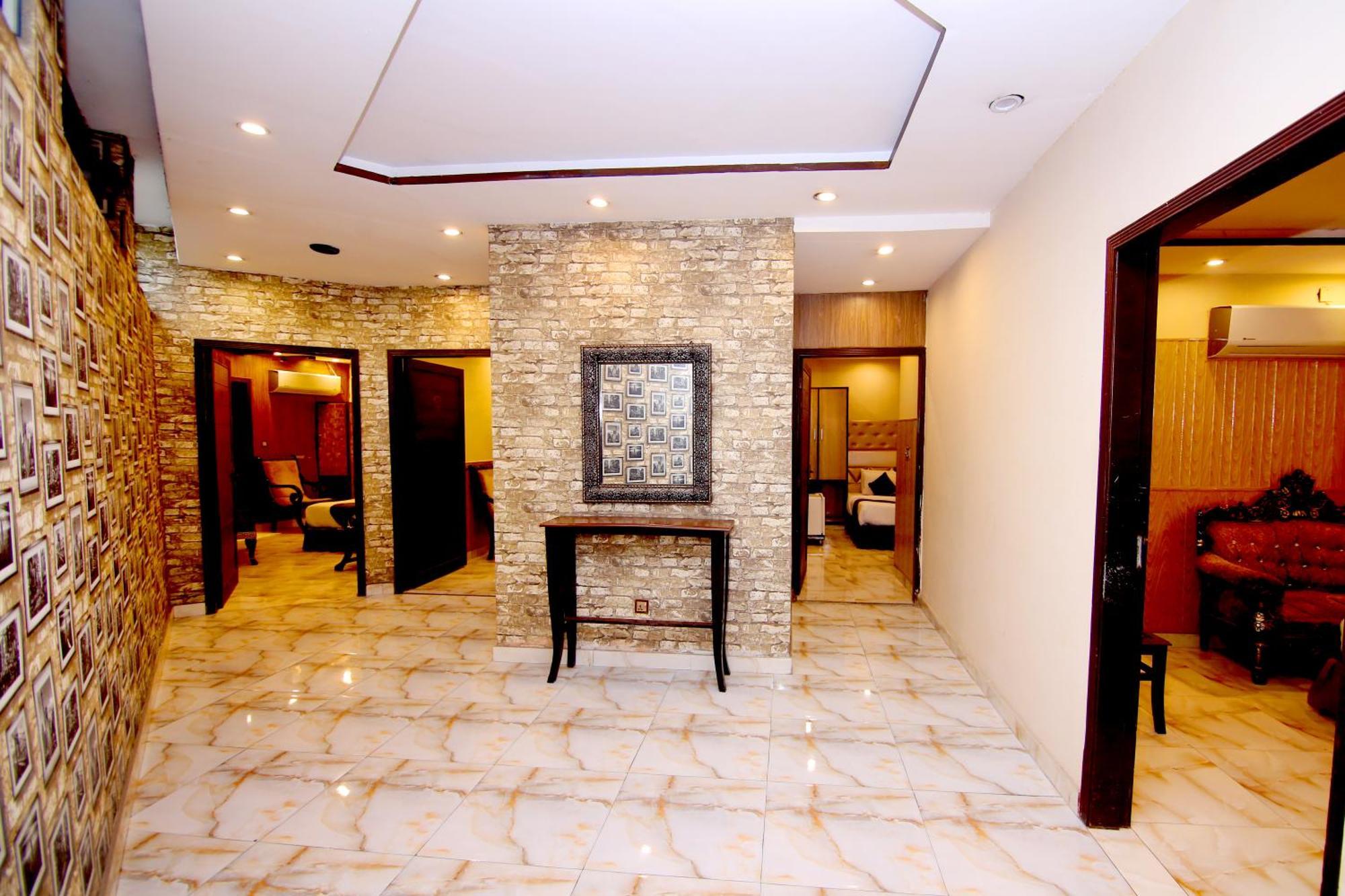 Premier Inn Gulberg Lahore Ngoại thất bức ảnh
