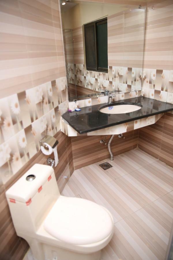 Premier Inn Gulberg Lahore Ngoại thất bức ảnh