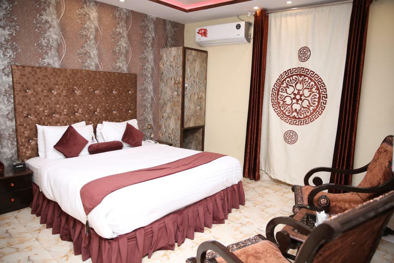 Premier Inn Gulberg Lahore Ngoại thất bức ảnh